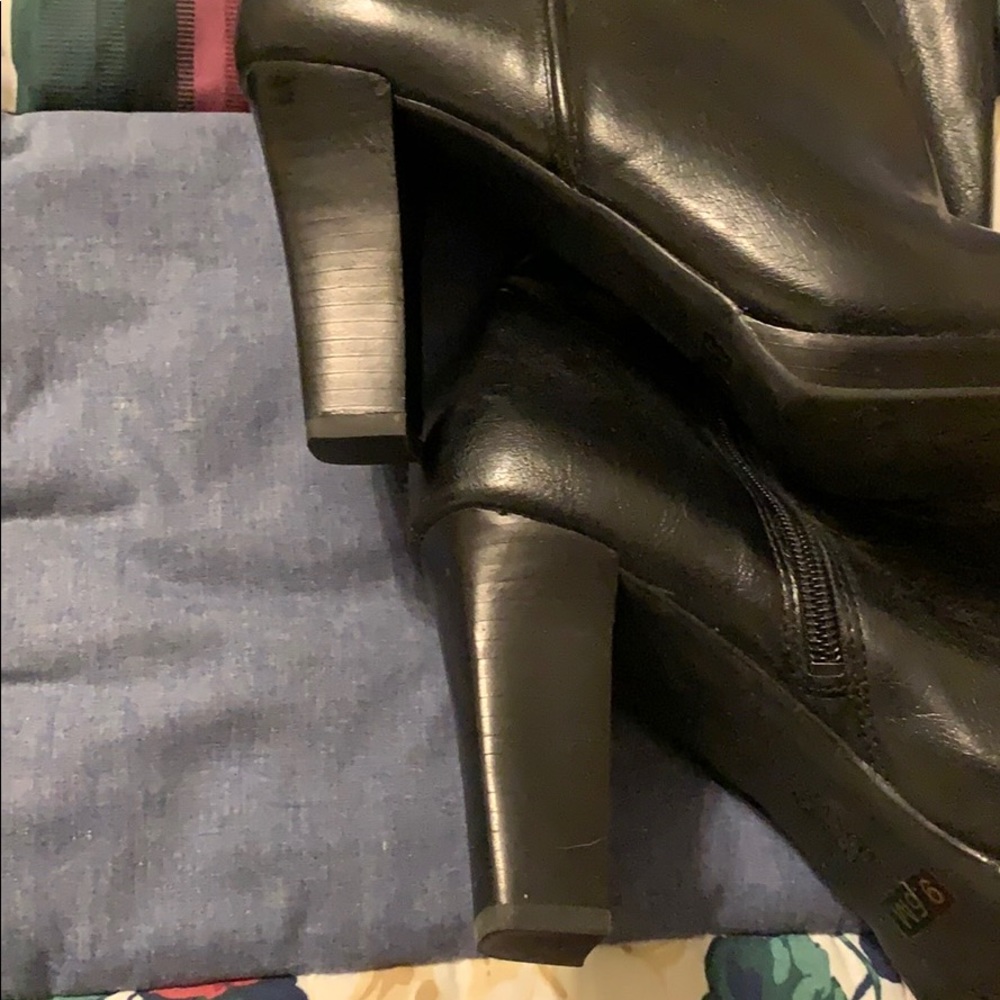 Women's Sz 9.5 Black Boots - Picture 5 of 9